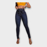 Zora – Džíny s Páskem