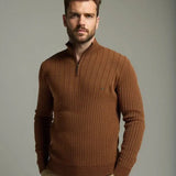 Sebastián – Jantarový Klasický Svetr